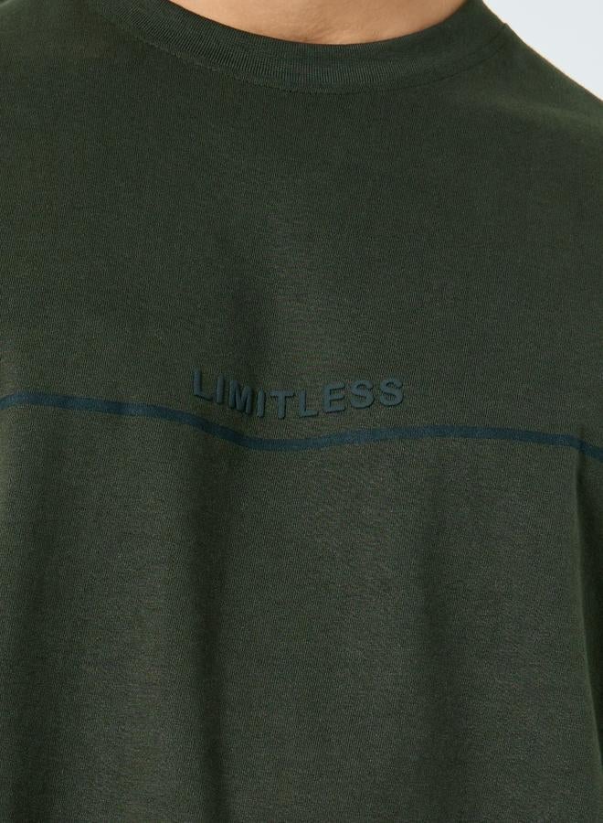 ستايلي تيشيرت واسع بياقة دائرية بلون زيتوني - Image 3